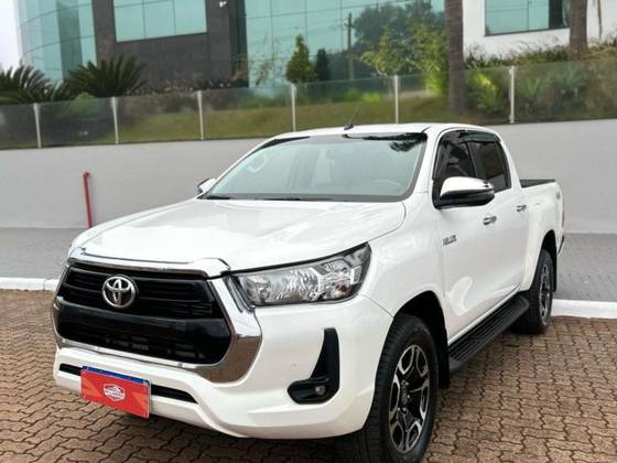 TOYOTA HILUX 2.8 D-4D TURBO DIESEL CD SRV 4X4 AUTOMÁTICO